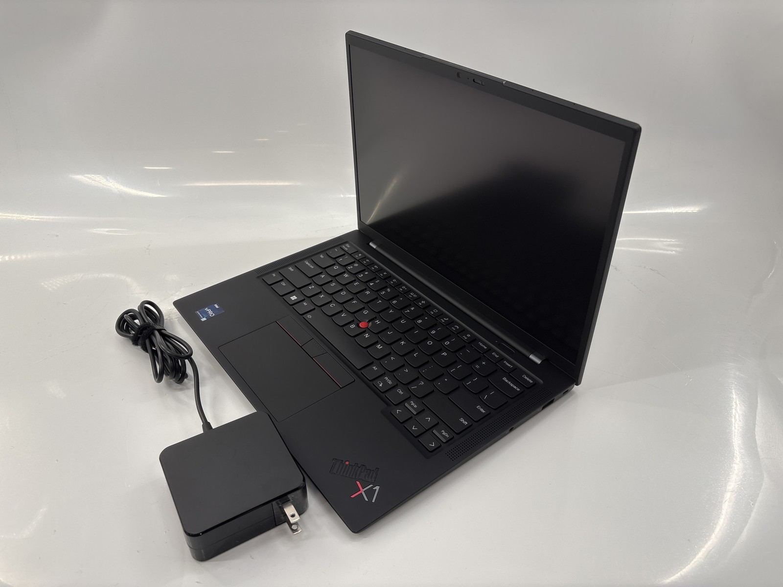 Lenovo ThinkPad X1 Carbon 10th Gen Core i7 | 16GB 512GB-SSD | Great Condition*