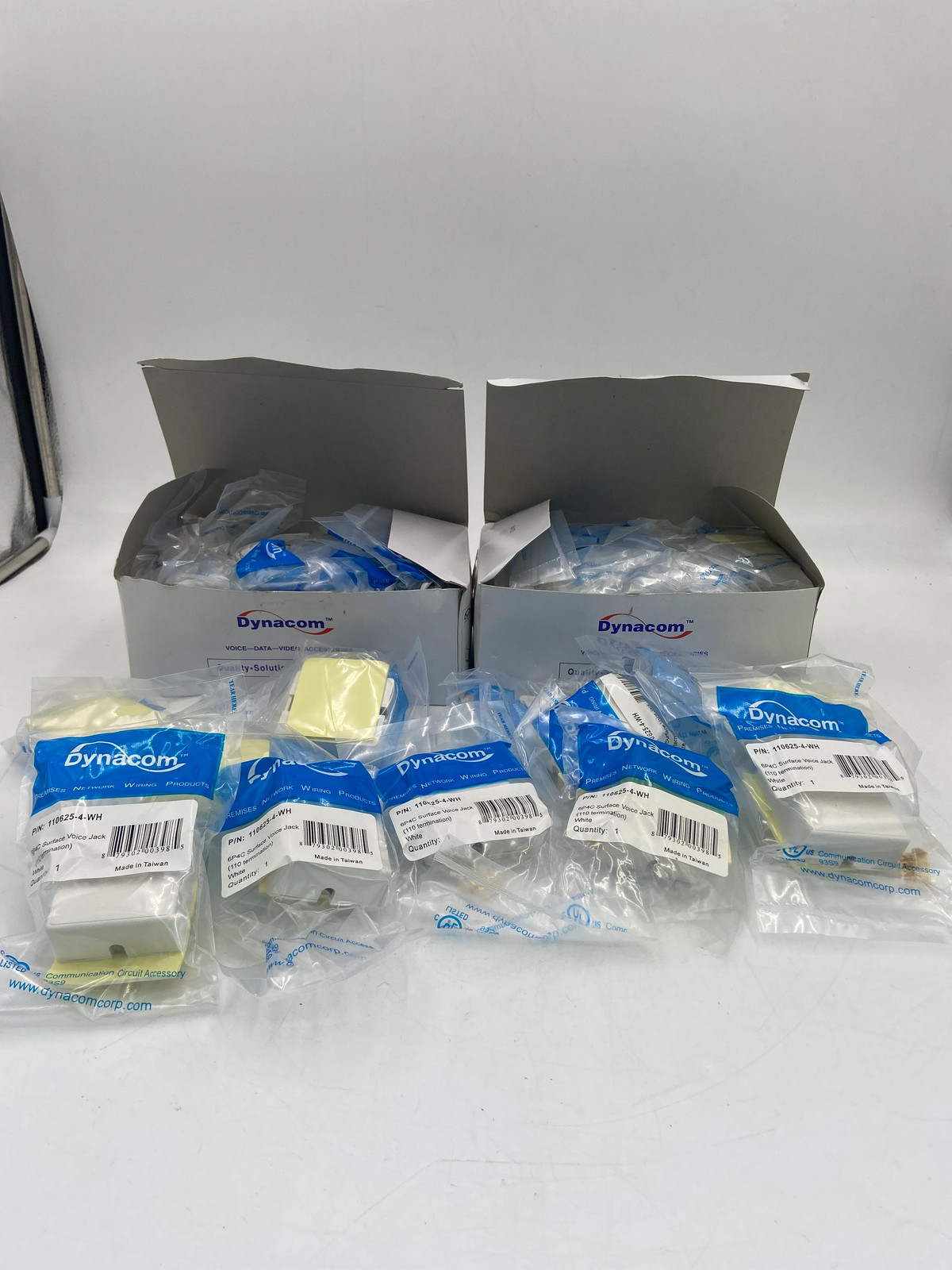 New Open box Dynacom LOT OF 6p4c SFJ Surface Voice Jack 110625-4-WH 110