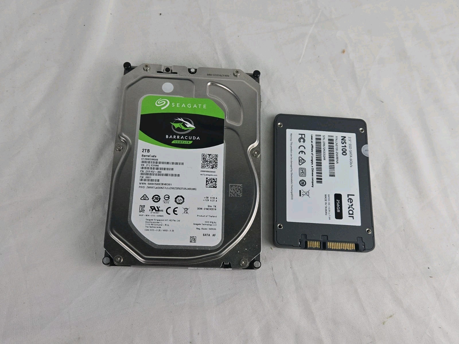 ST2000DM008 pn: 2FR102-300 2TB SATA 3.5"  Seagate With 256 GB Solid State