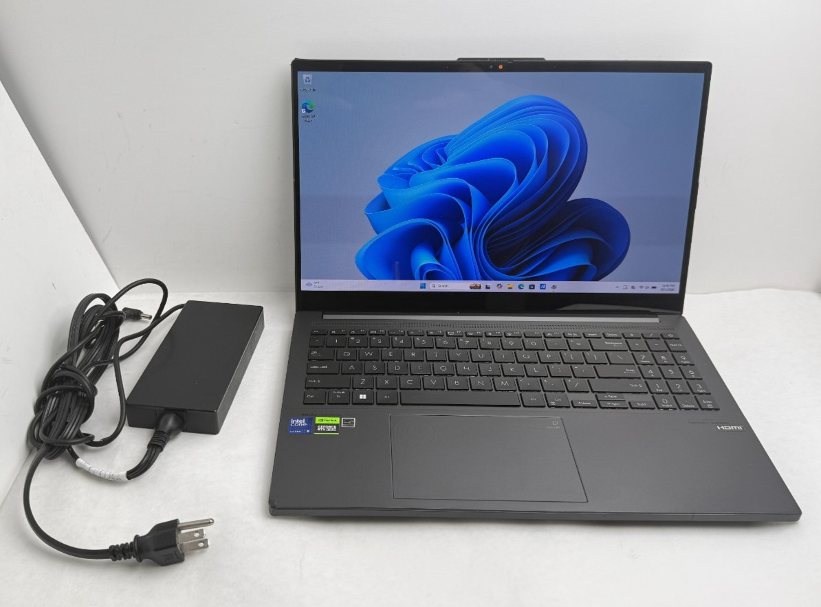 Asus Vivobook Pro 15 Q543M 15.6" Ultra 9 185H 24GB 2TB SSD RTX 3050