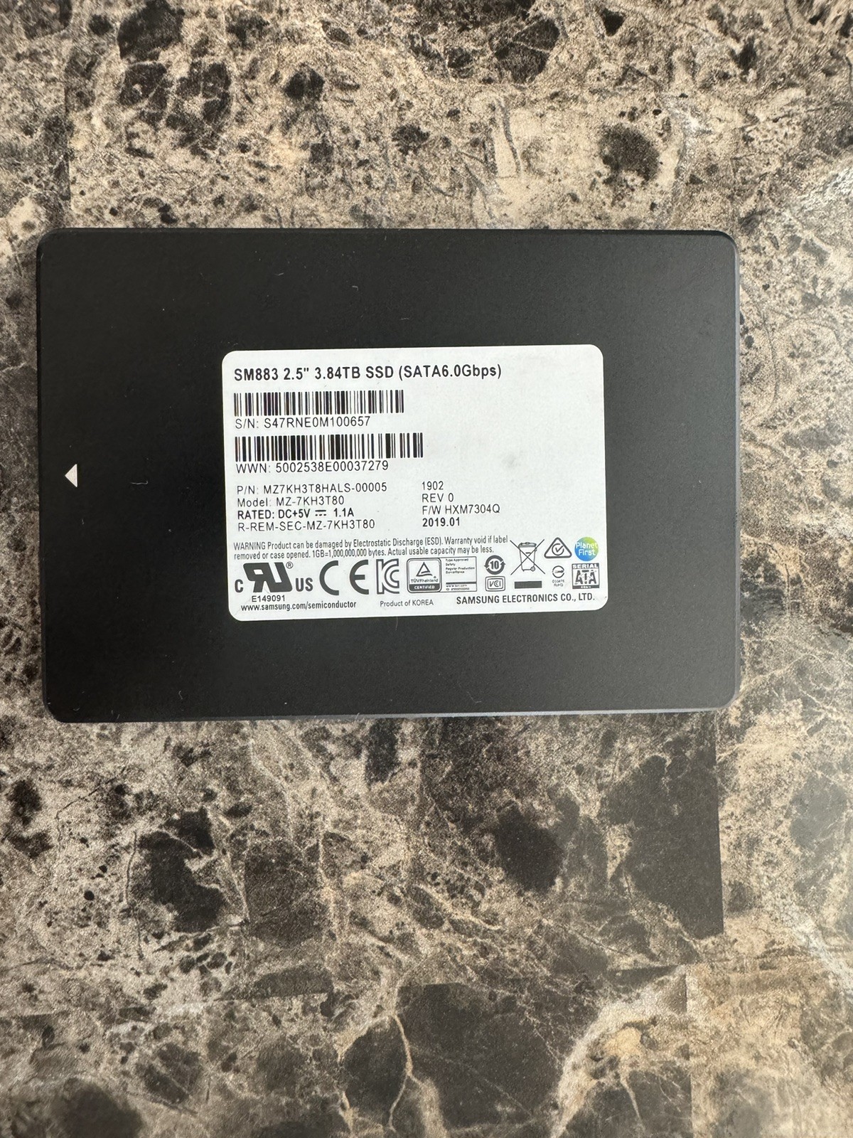 Samsung SM883 Series 3.84TB SATA 6Gbps 2.5" Internal SSD MZ-7KH3T80