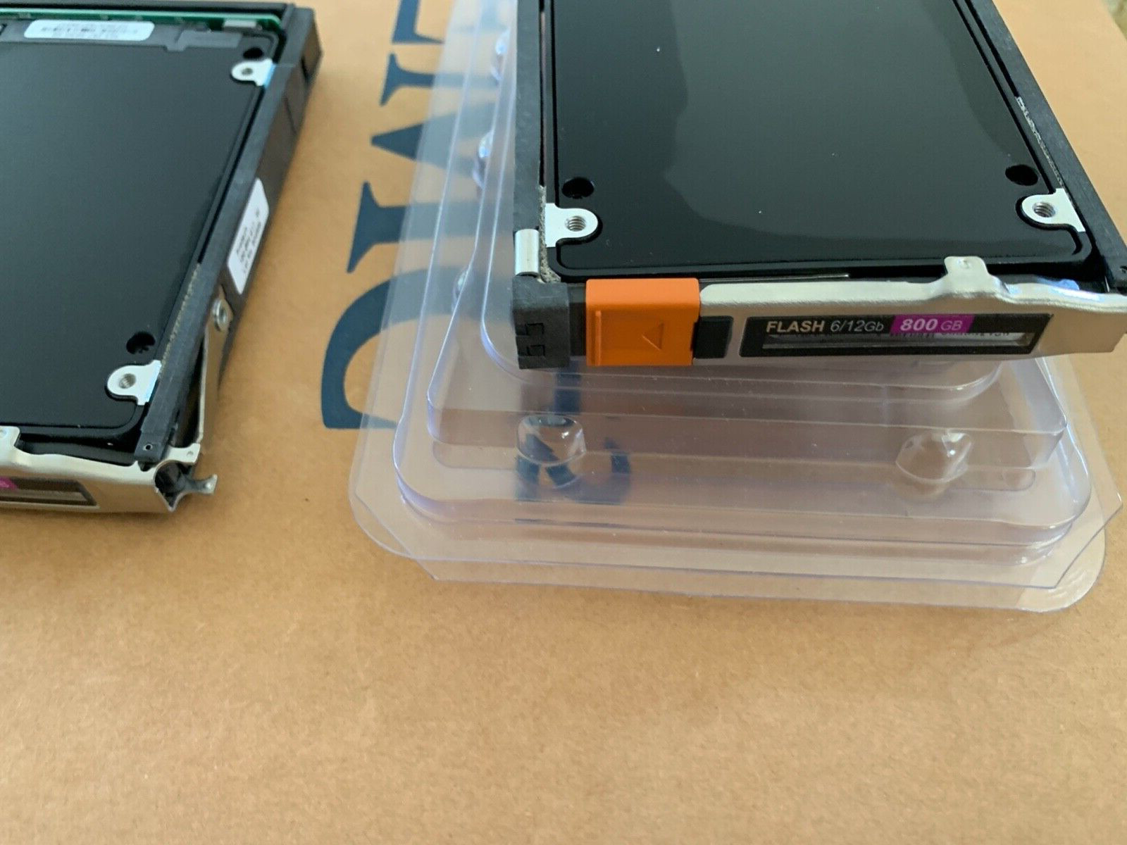 005052156 EMC 800GB SSD D3-2S12FXL-800 for Unity 300 350 400 450 500 600 650