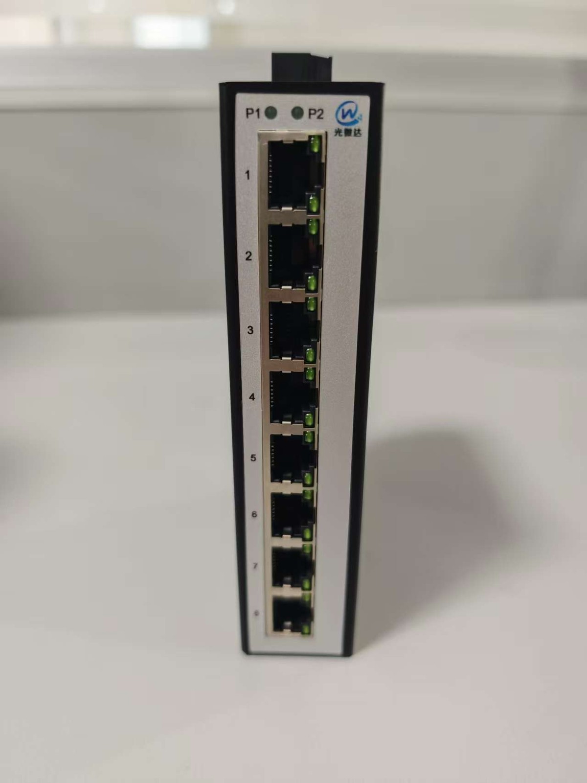 Industrial 8-Port Fast Ethernet DIN-Rail Switch 10/100Mbps Unmanaged DC 12–48V