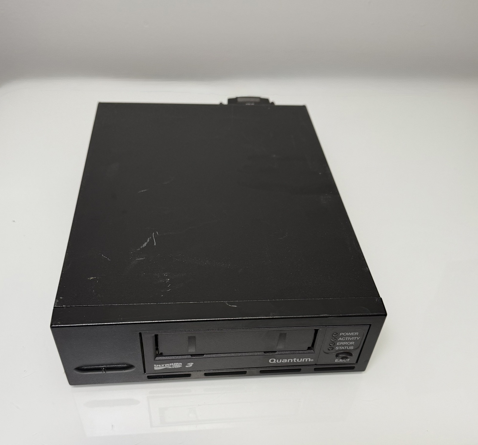 Quantum TC-L32BX External Tape Drive TE8200-012