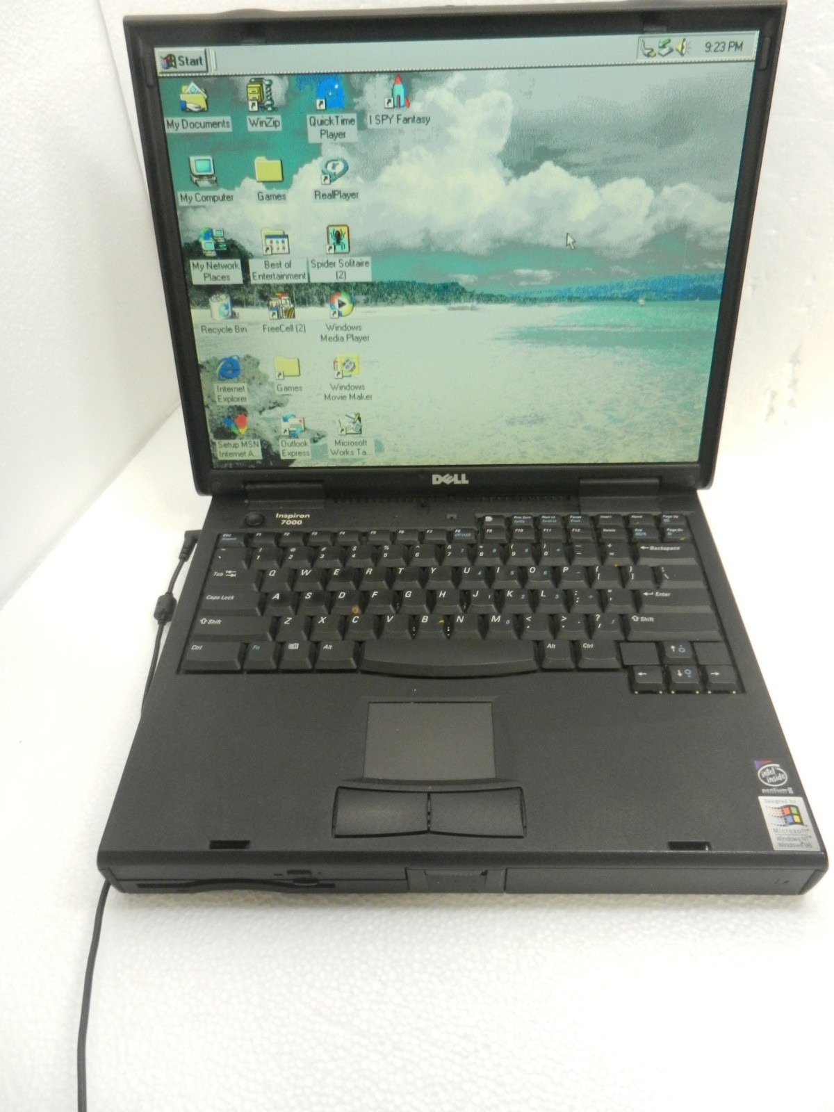 RARE VINTAGE - Dell Inspiron 7000 Laptop ( Pentium ii 366Mhz ) WINDOWS ME