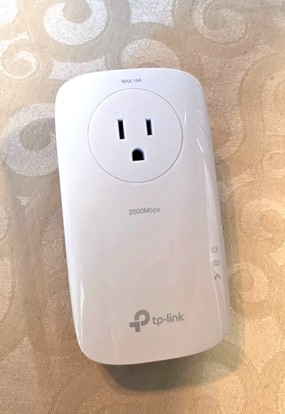TP-Link TL-PA9020P AV2000 Powerline Ethernet Adapter