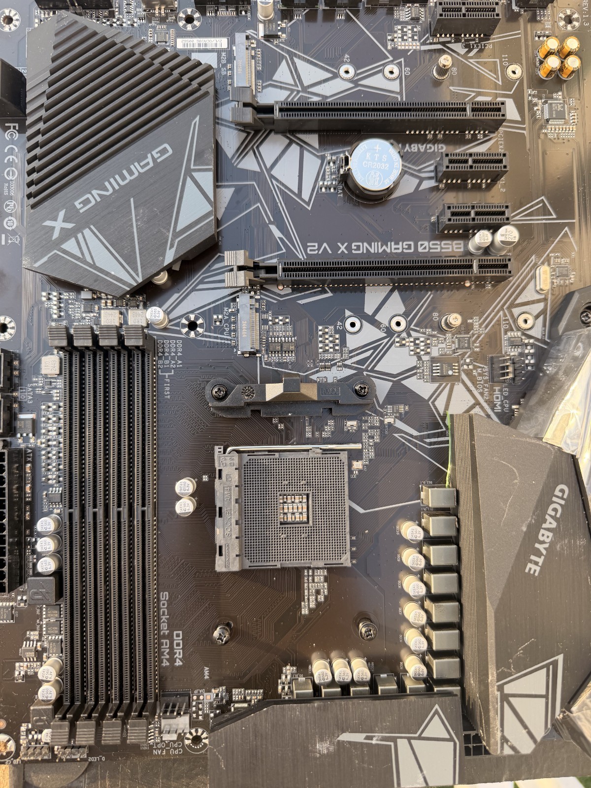 GIGABYTE B550 Gaming X V2 AMD AM4 ATX Motherboard, Supports Ryzen 5000/4000/3000