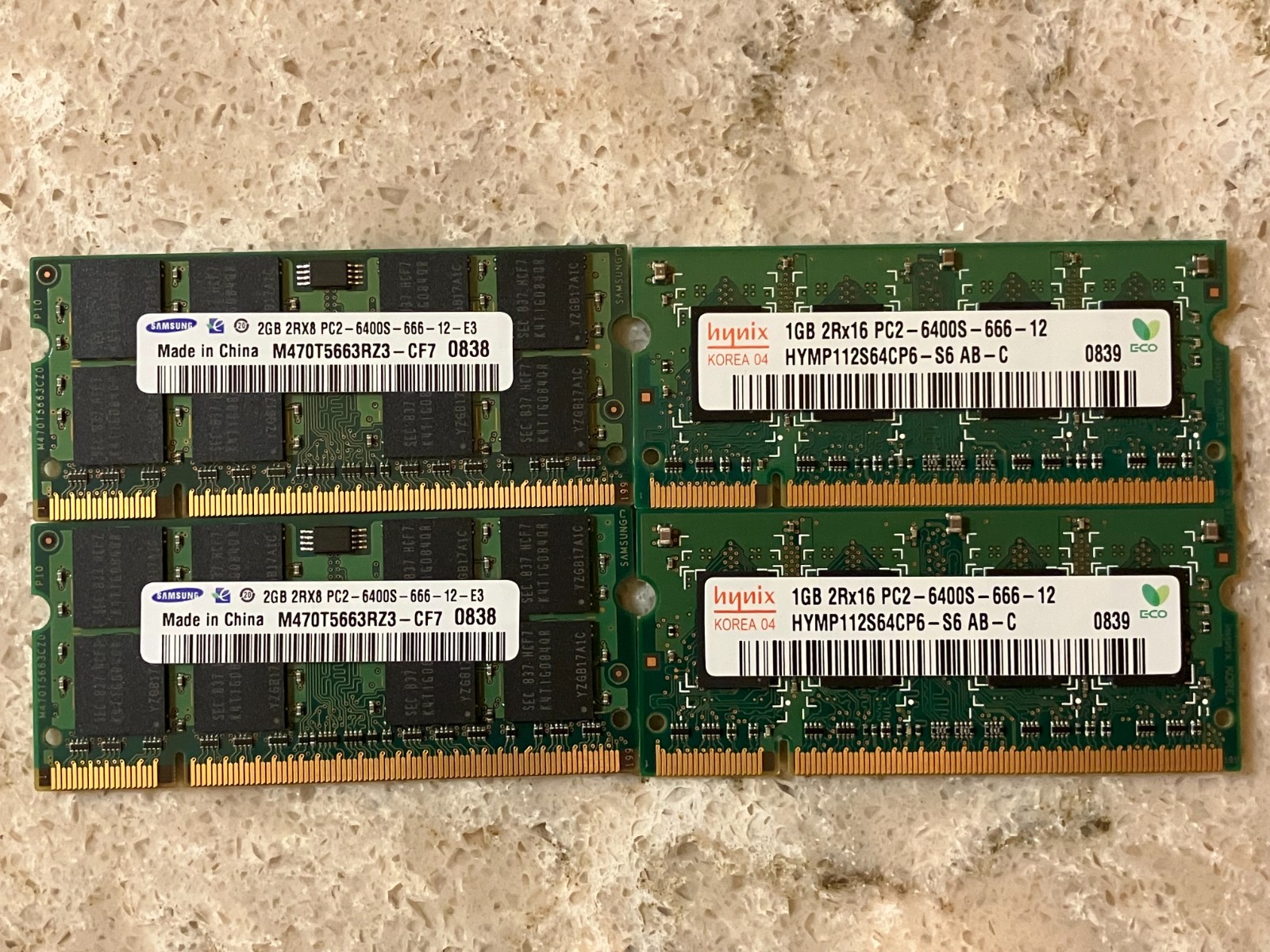 Gently Used Samsung And Hynix PC2-6400S-666-12 6GB Notebook Ram Kit