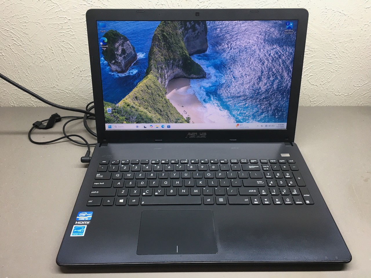 ASUS X501A 15" Laptop Intel Core i3 4GB 120GB SSD Windows 11 Home