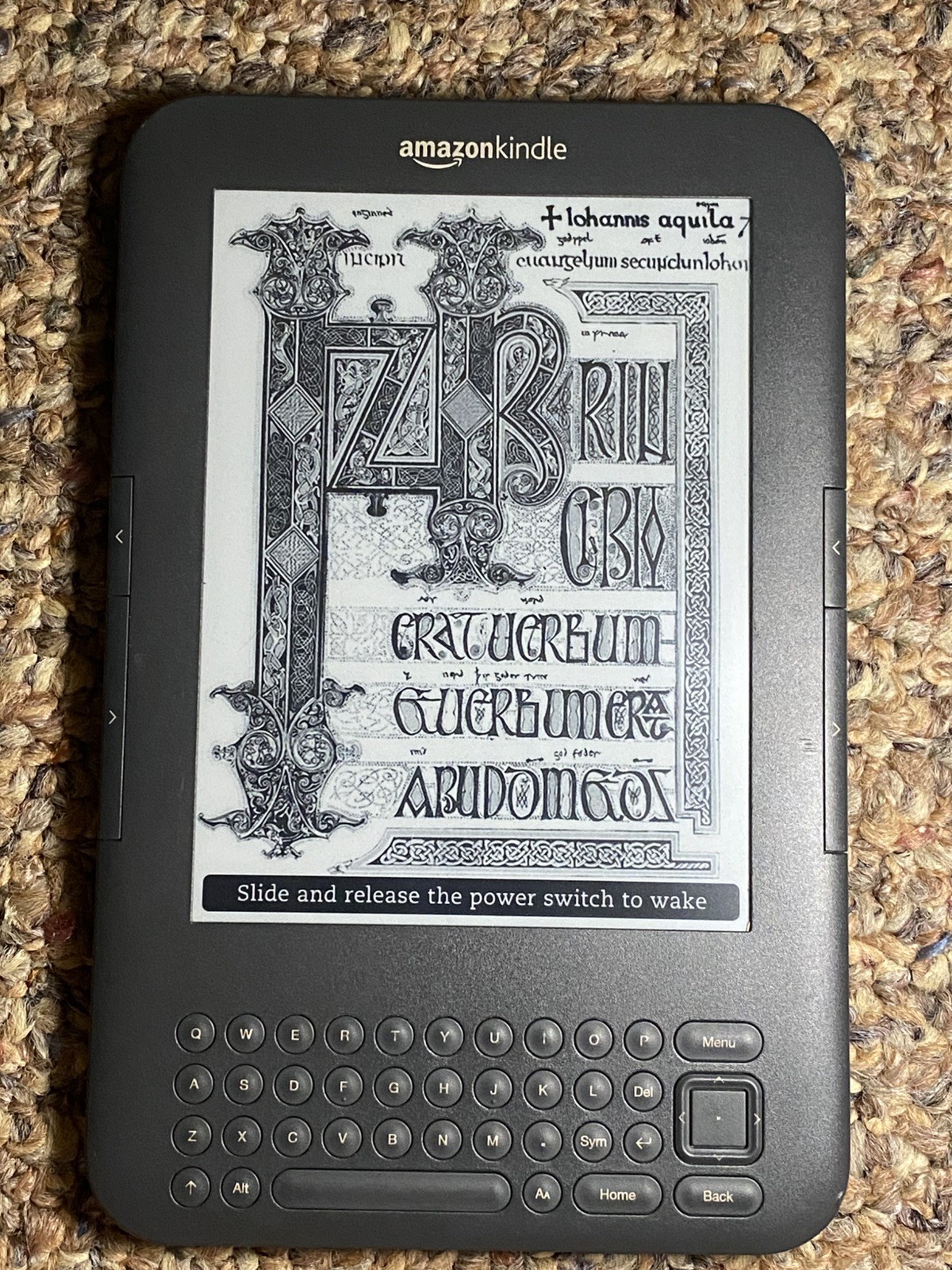 Amazon Kindle Keyboard (3rd Gen) D00901, 6in - Graphite NEW BATTERY