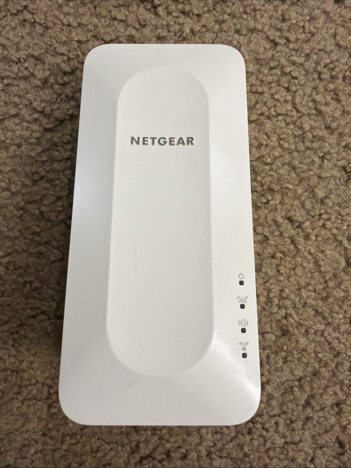 NETGEAR AX1800 WiFi Extender Dual-Band WPS 1-Port Ethernet EAX14 White