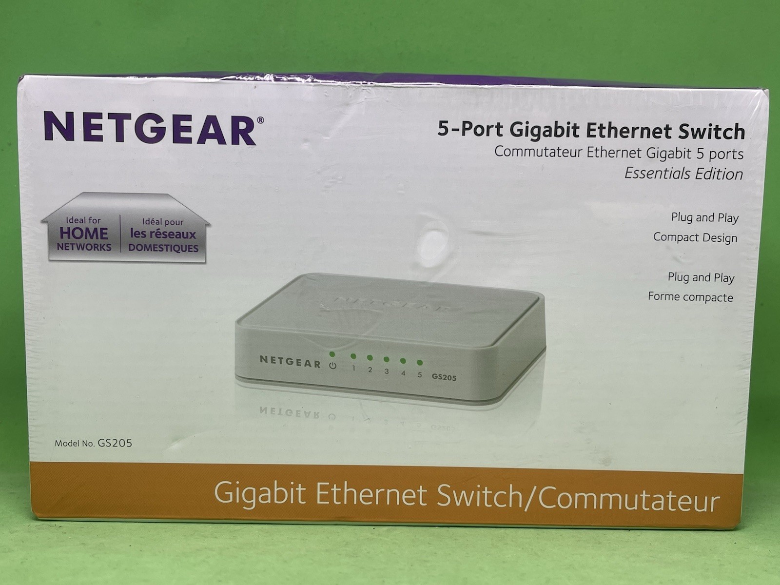 Netgear GS205-100PAS NETGEAR 5-Port Gigabit Ethernet- White