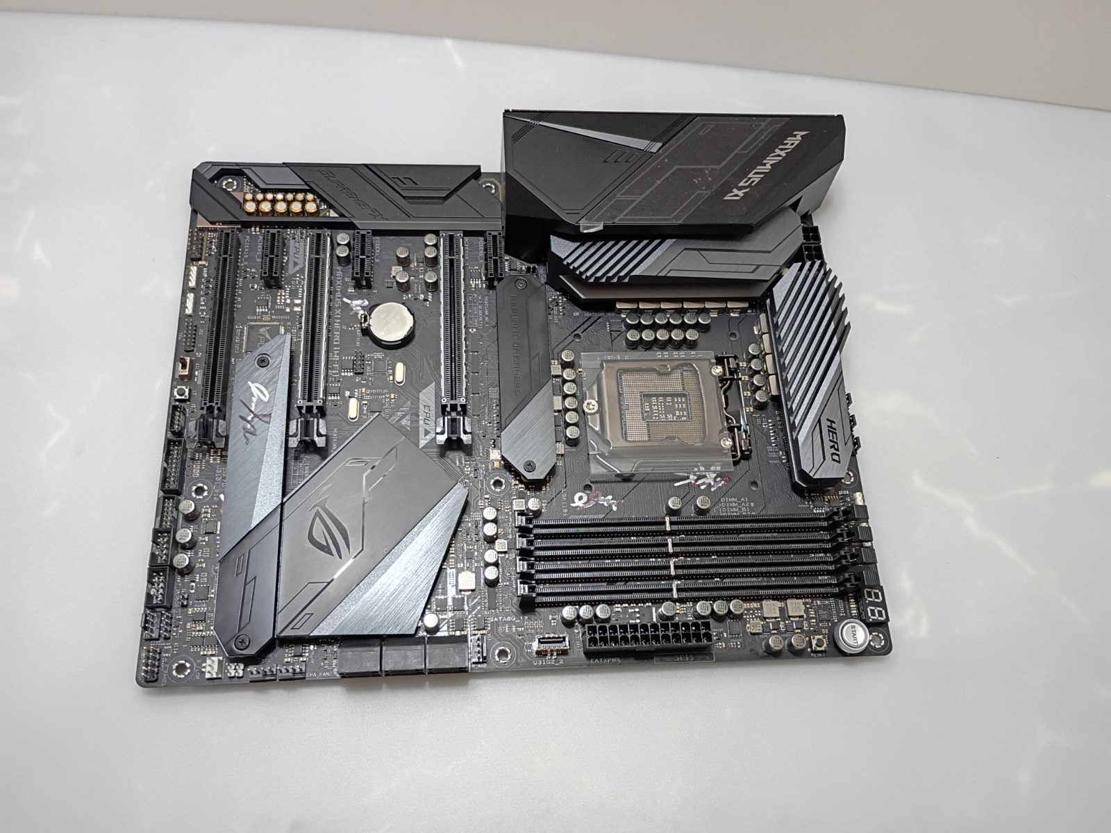 ASUS ROG Maximus XI Hero (Wi-Fi) Z390 Motherboard LGA1151, 100% Working **Read**