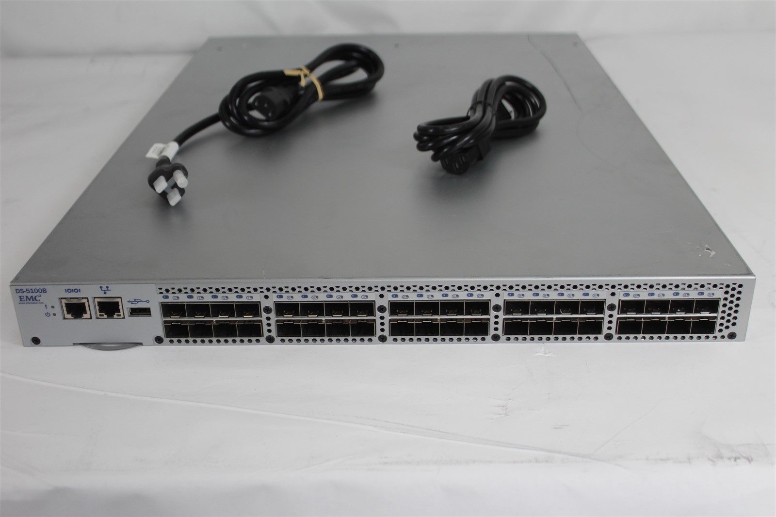 EMC BROCADE DS-5100B 40-Port 8GB FC Managed Fibre Channel Switch Dual PSU 