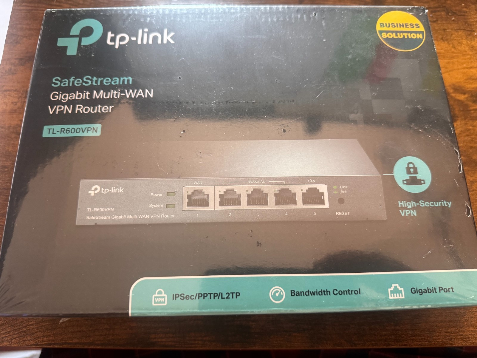 TP-Link TL-R600VPN SafeStream Gigabit Multi-WAN VPN Router New In Box Complete