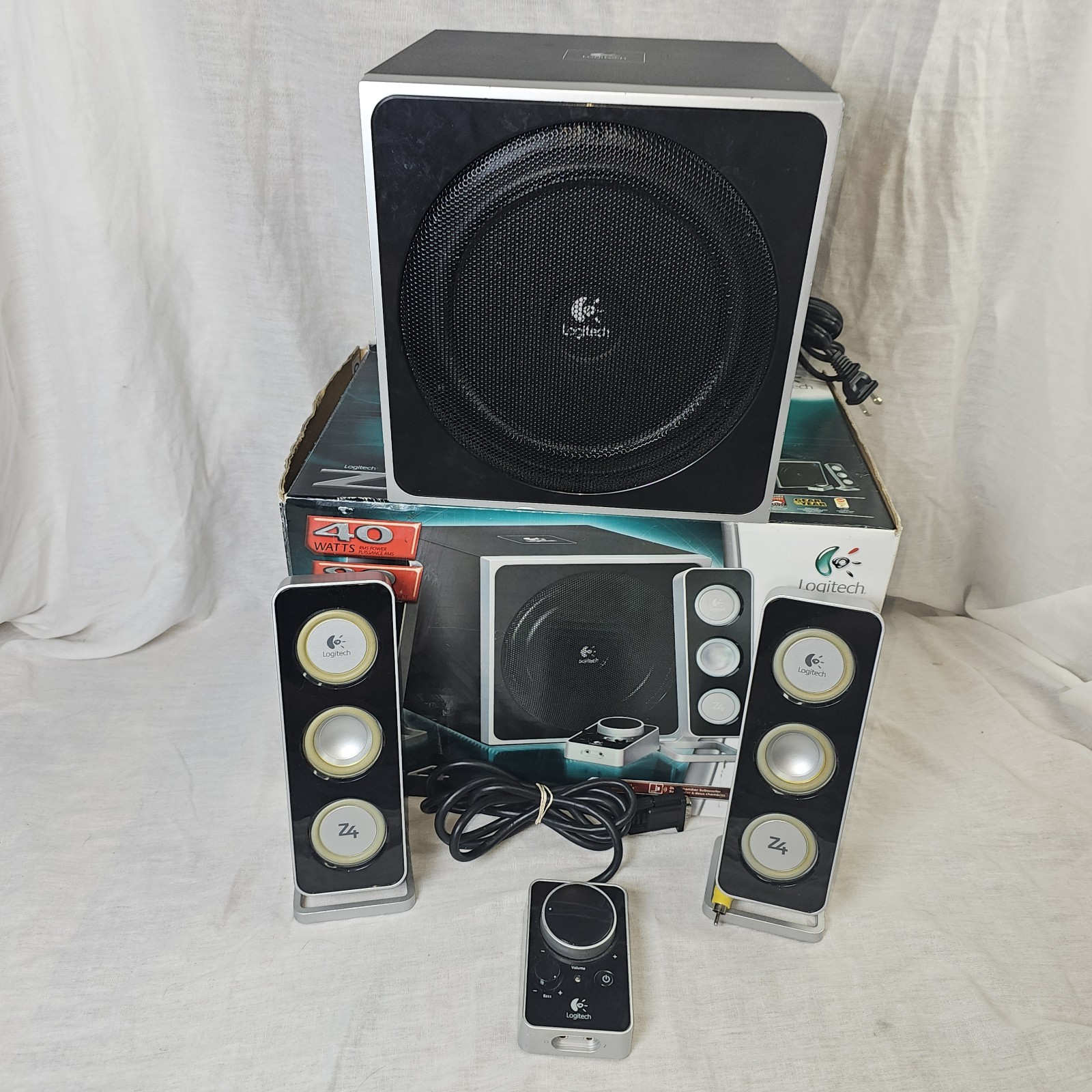Logitech Z4 2.1 Speaker System w/ 2 Satellites Subwoofer & Control Pod - TESTED