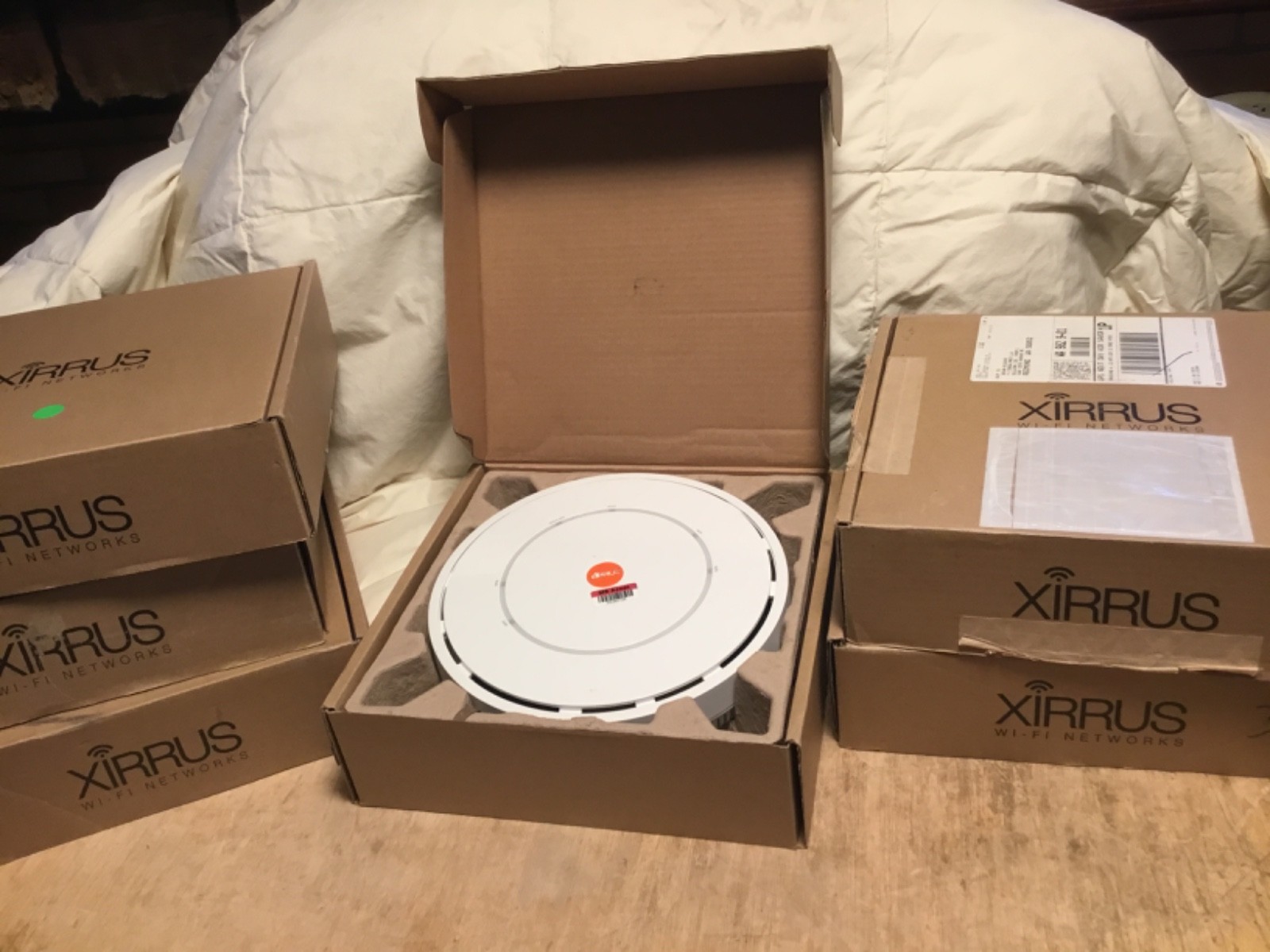 LOT OF 6 XIRRUS WIFI Network access points,  Model XD 4130, good working