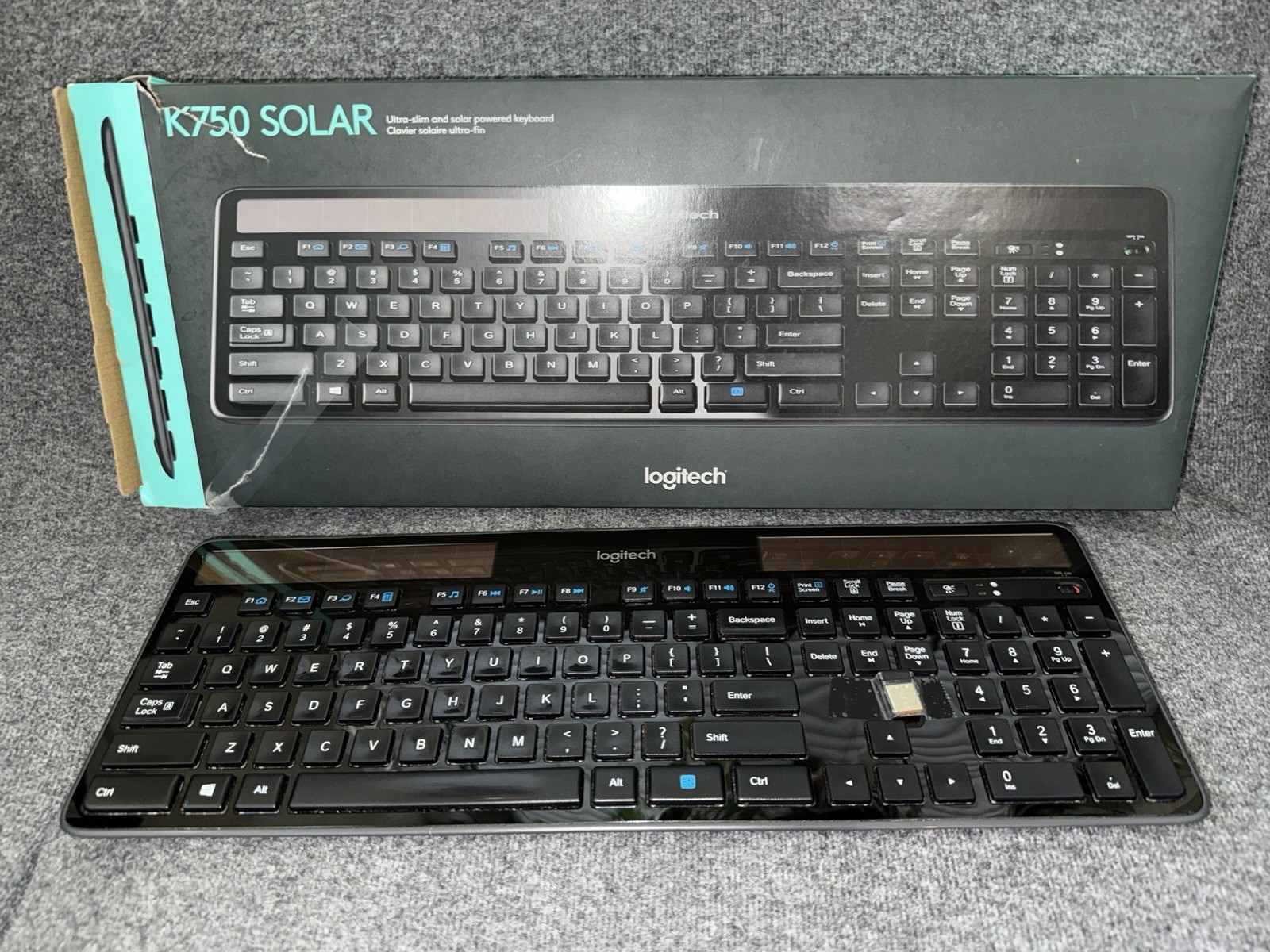 Logitech K750 Solar Wireless Keyboard In Box Good OEM