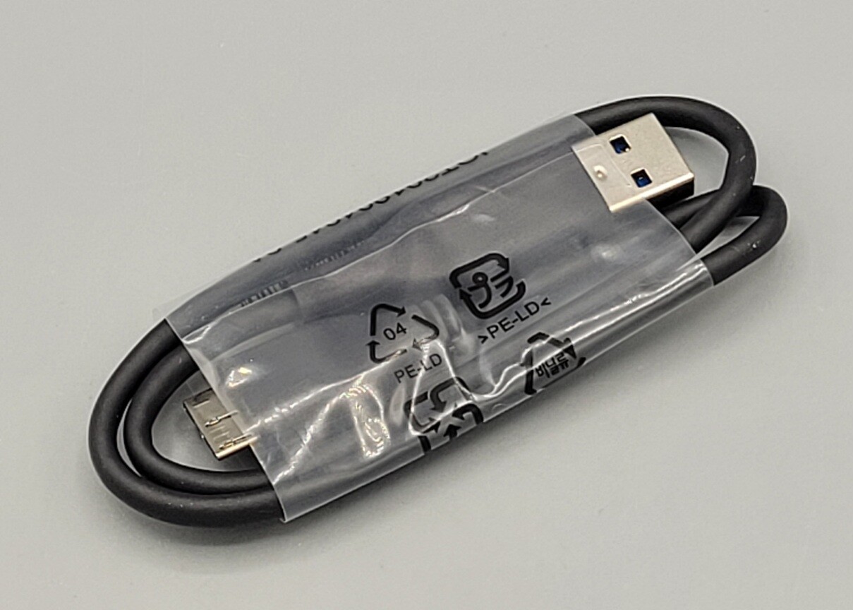 Western Digital GENUINE 18in USB 3.0 SYNC Cable for Portable and Desktop Drives 