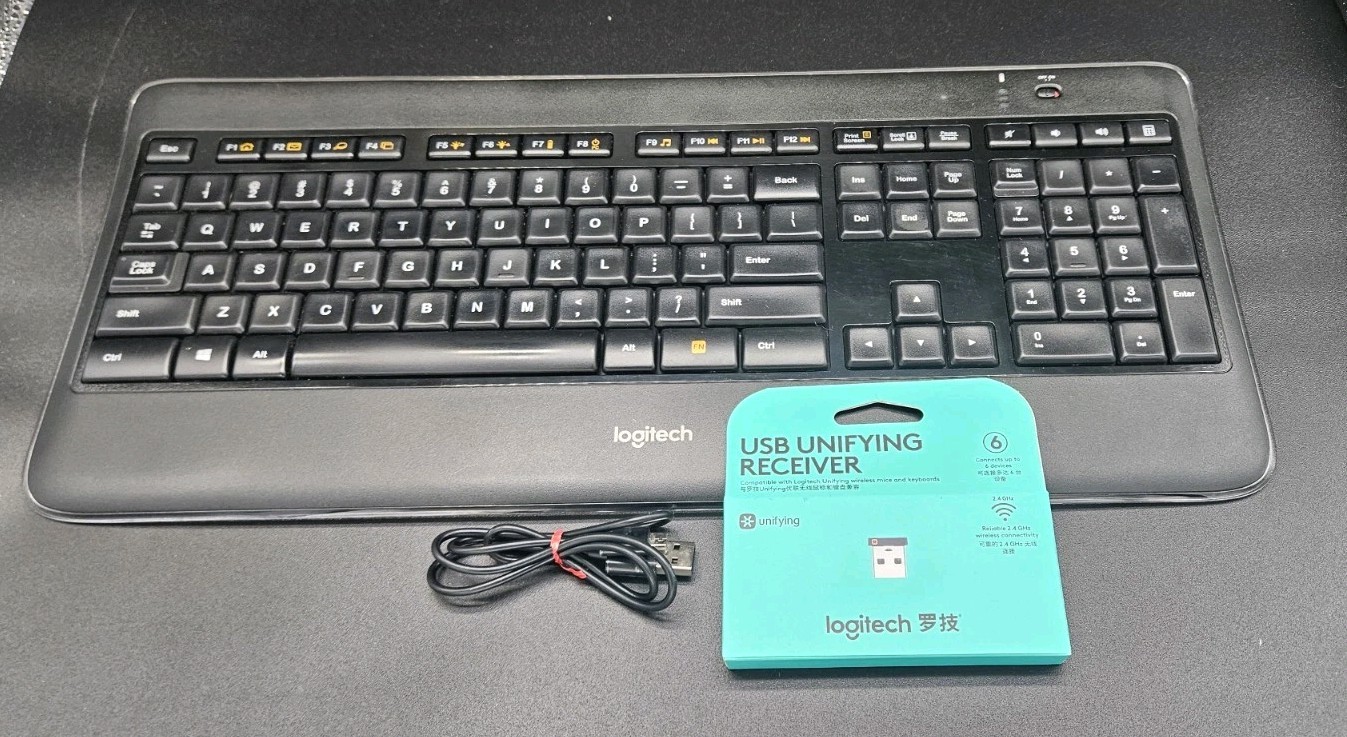 Logitech K800 Wireless Illuminated Keyboard Complete Bundle Dongle Cable TESTED
