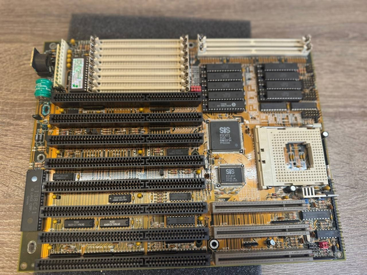 Vintage 486 Socket 3 ISA VLB Motherboard w/ 8 SIMM Slots – SiS Chipset