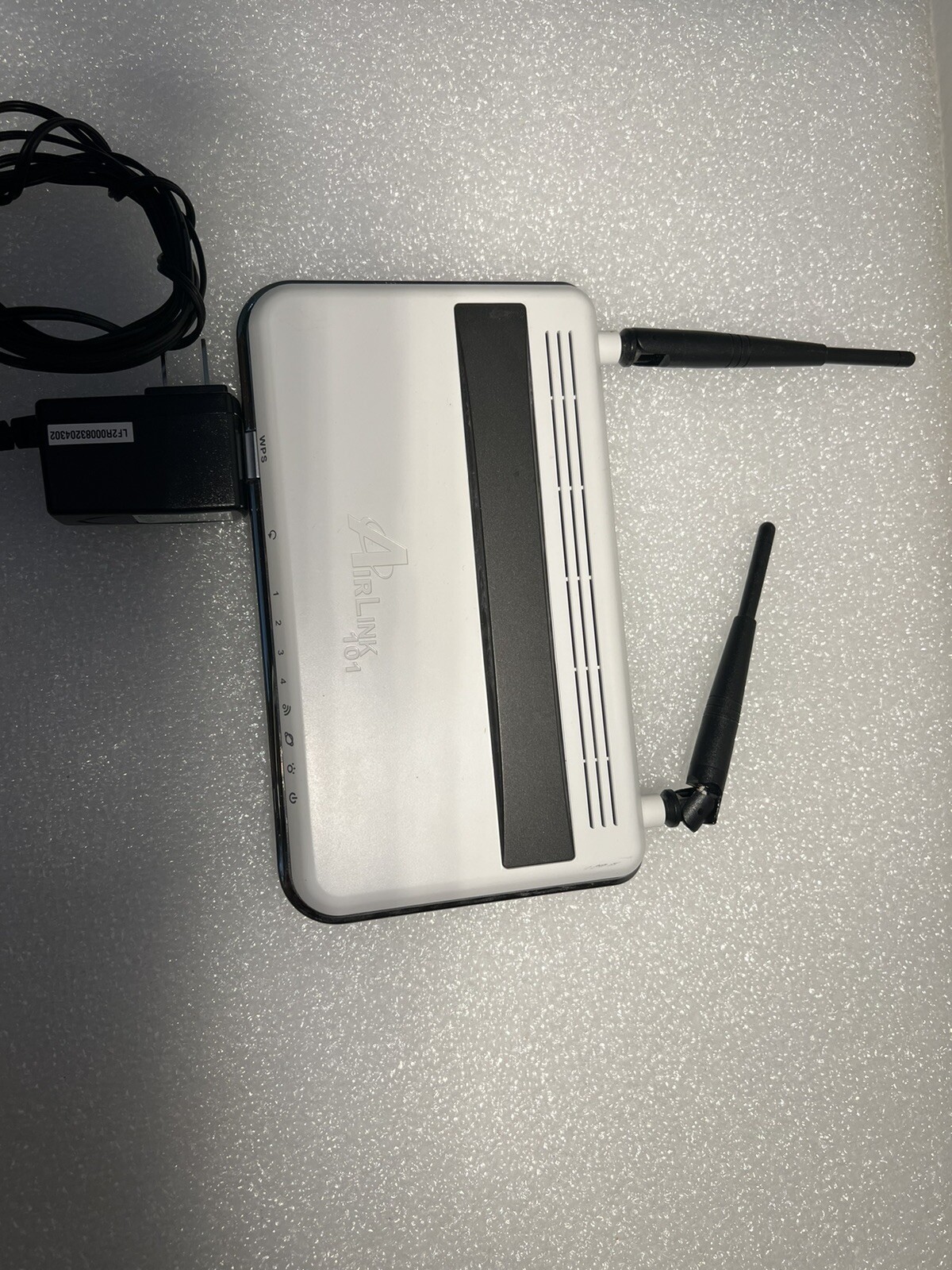 Airlink 101 AR670W 300 Mbps 4-Port 10/100 150N Wireless N Router-G