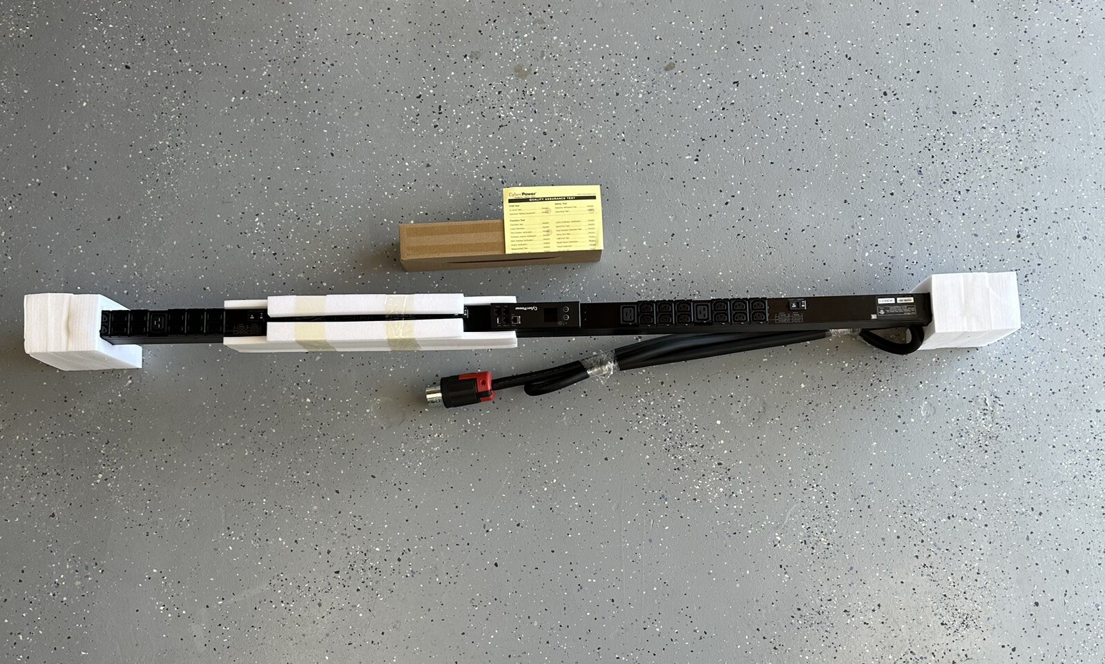 CyberPower PDU33108 200-240VAC (36) IEC-320 C13 (6) IEC-320 C19 Outlets 3 phase