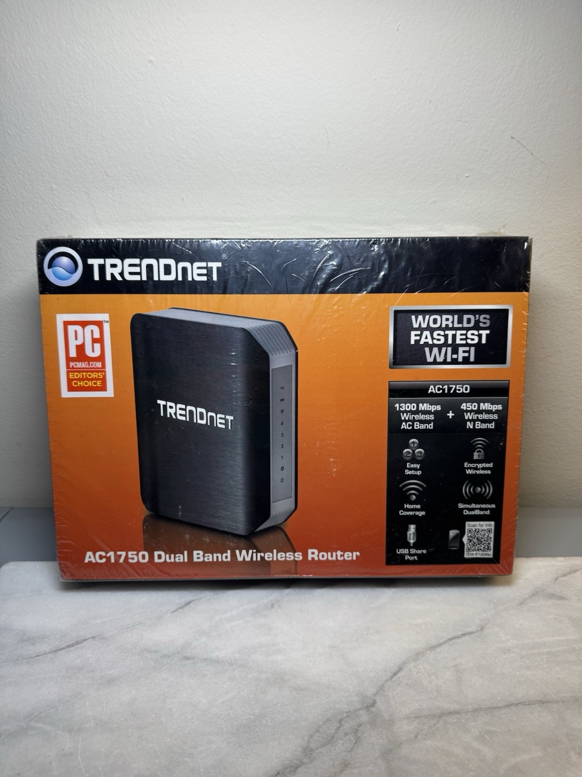 TRENDnet TEW-812DRU AC1750 Dual Band Wireless Router  SEALED