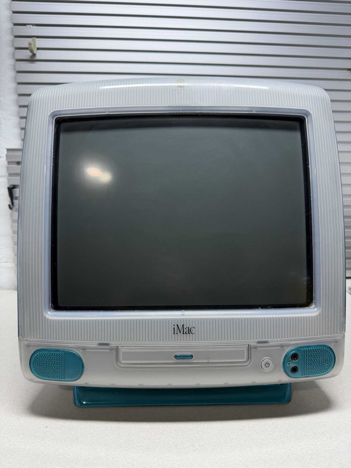 Apple iMac G3 1998 Bondi Blue M4984 333MHz 384MB RAM 6GB Hard Drive MacOS 10.3.9