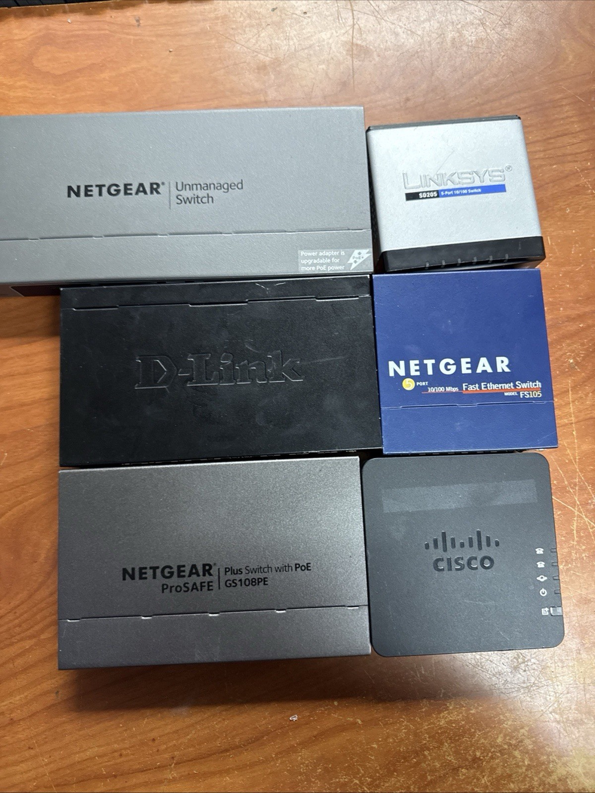 LOT OF (6) 3NETGEAR GS108LP8,GS108P,FS105V2 1 CISCO 1D-LINK 1 LINSYS PLEASE SEE