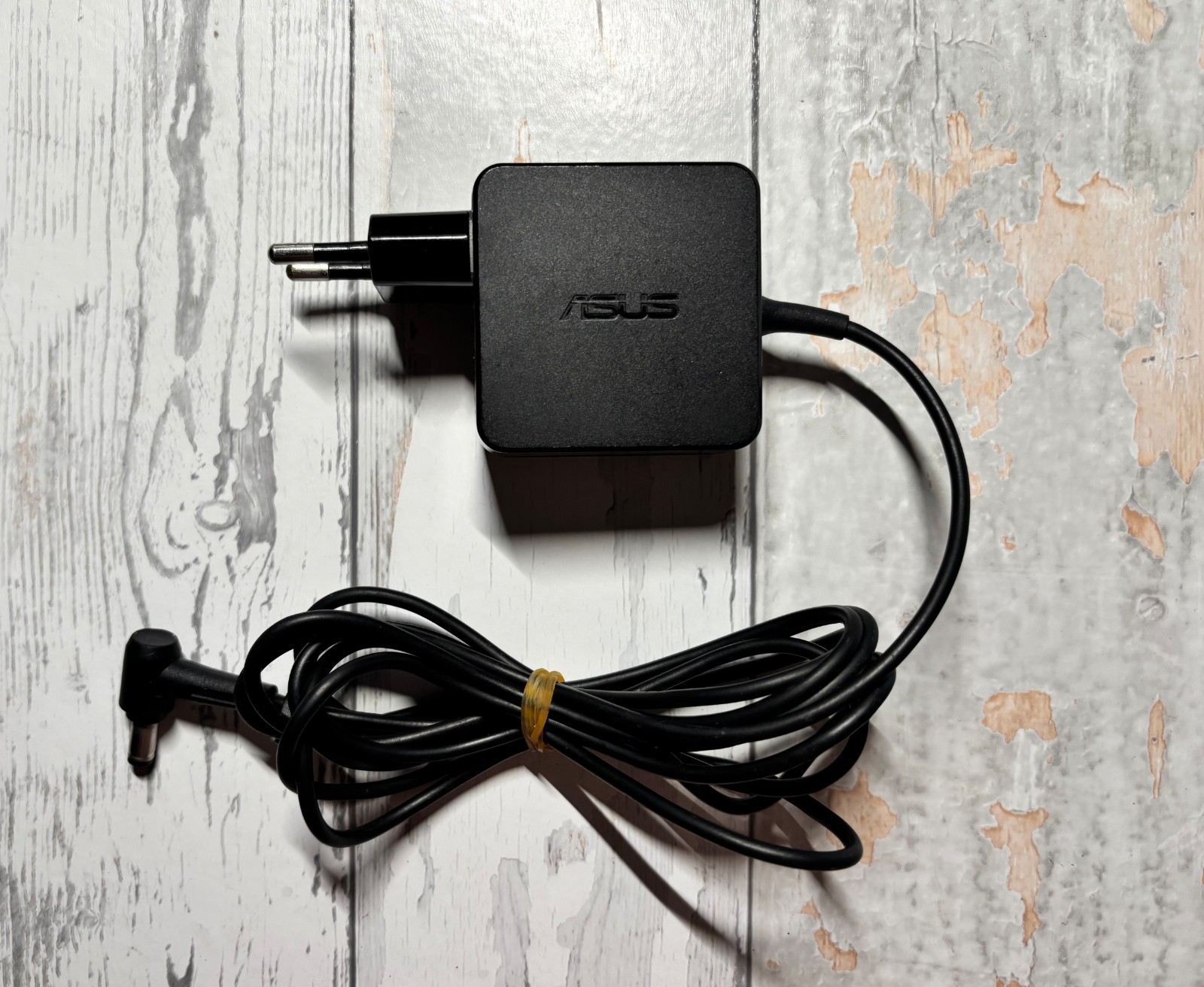 ASUS X751M Genuine 19V 1.75A 33W Charger AC Power Adapter AD890026 (5.5x2.5mm)