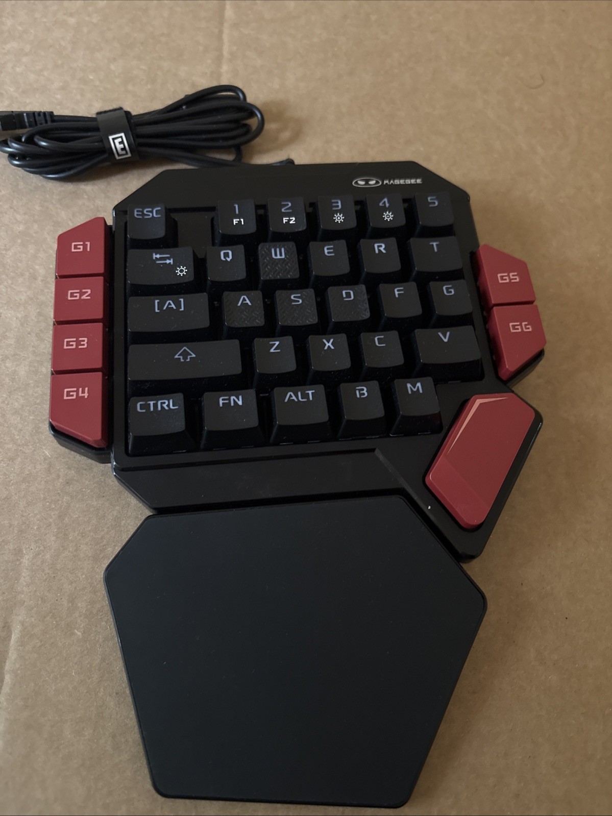 MageGee One Handed Professional Gaming Keyboard, RGB Backlit 35 Keys Mini Wired