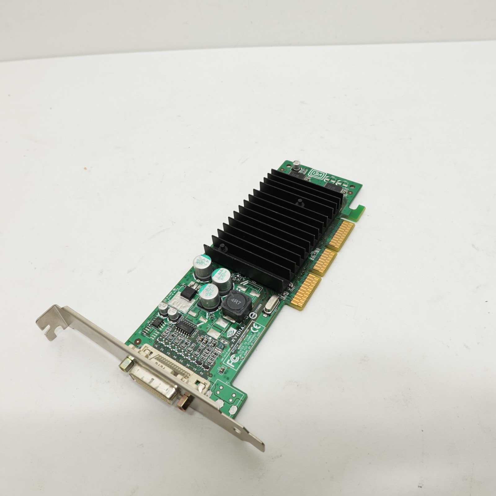 NVIDIA GeForce FX 5200 64MB AGP Video Card HP 350969-003 351383-001 P118 DMS-59