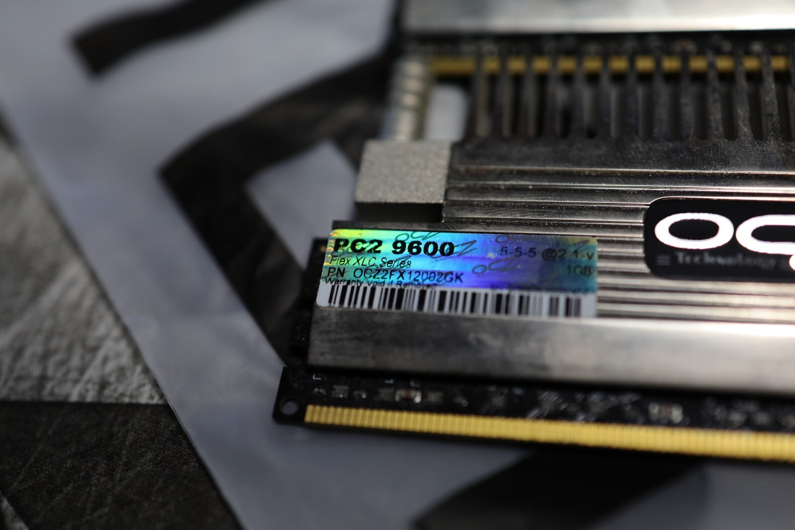 OCZ Flex XLC 2GB 2x1GB DDR2 (PC2 9600) Dual Channel Kit Desktop Memory Model OCZ