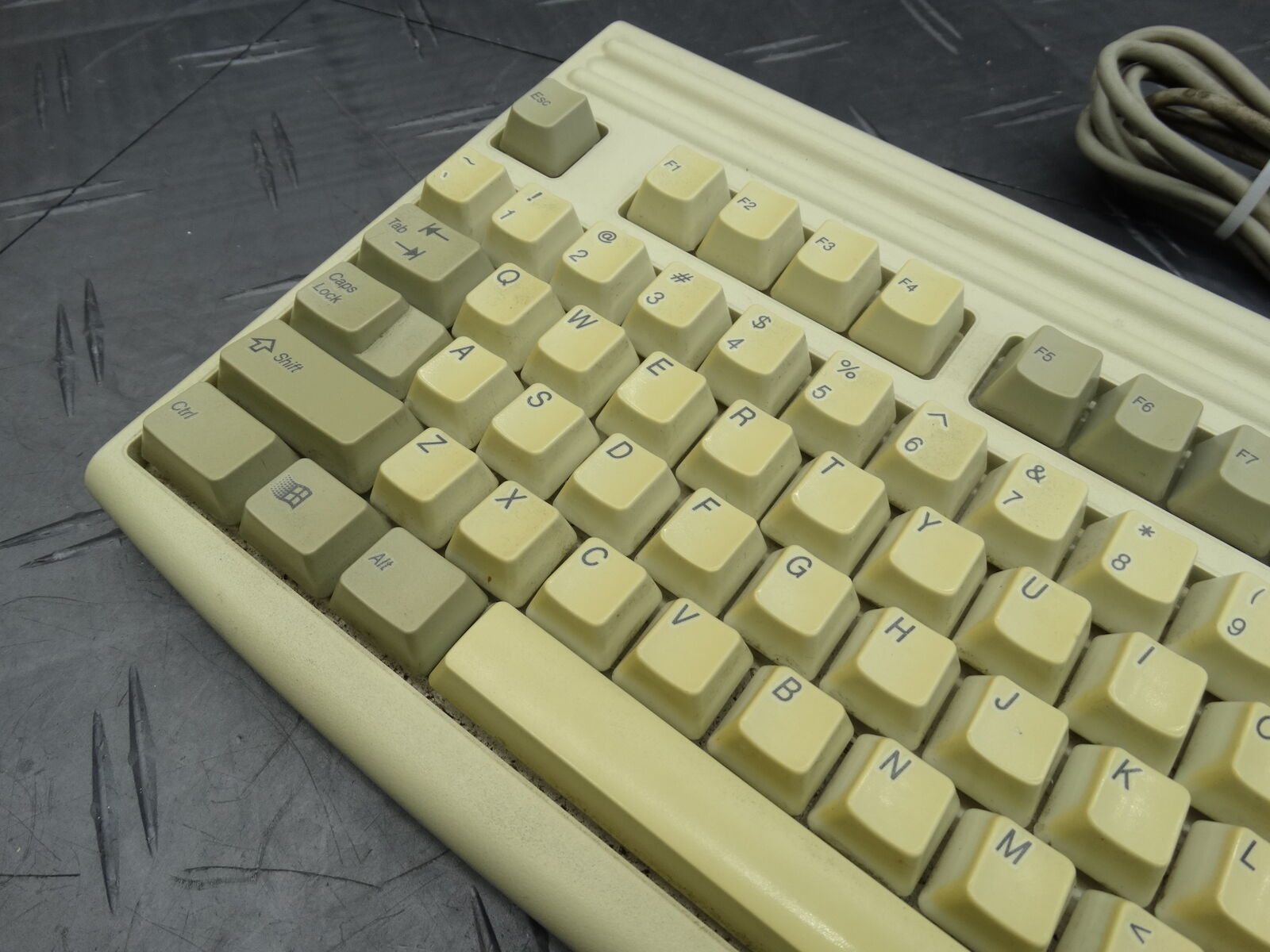 Mitsumi Mechanical KPQ-E99ZC-13 Keyboard XT/AT Connection Mainframe Collection