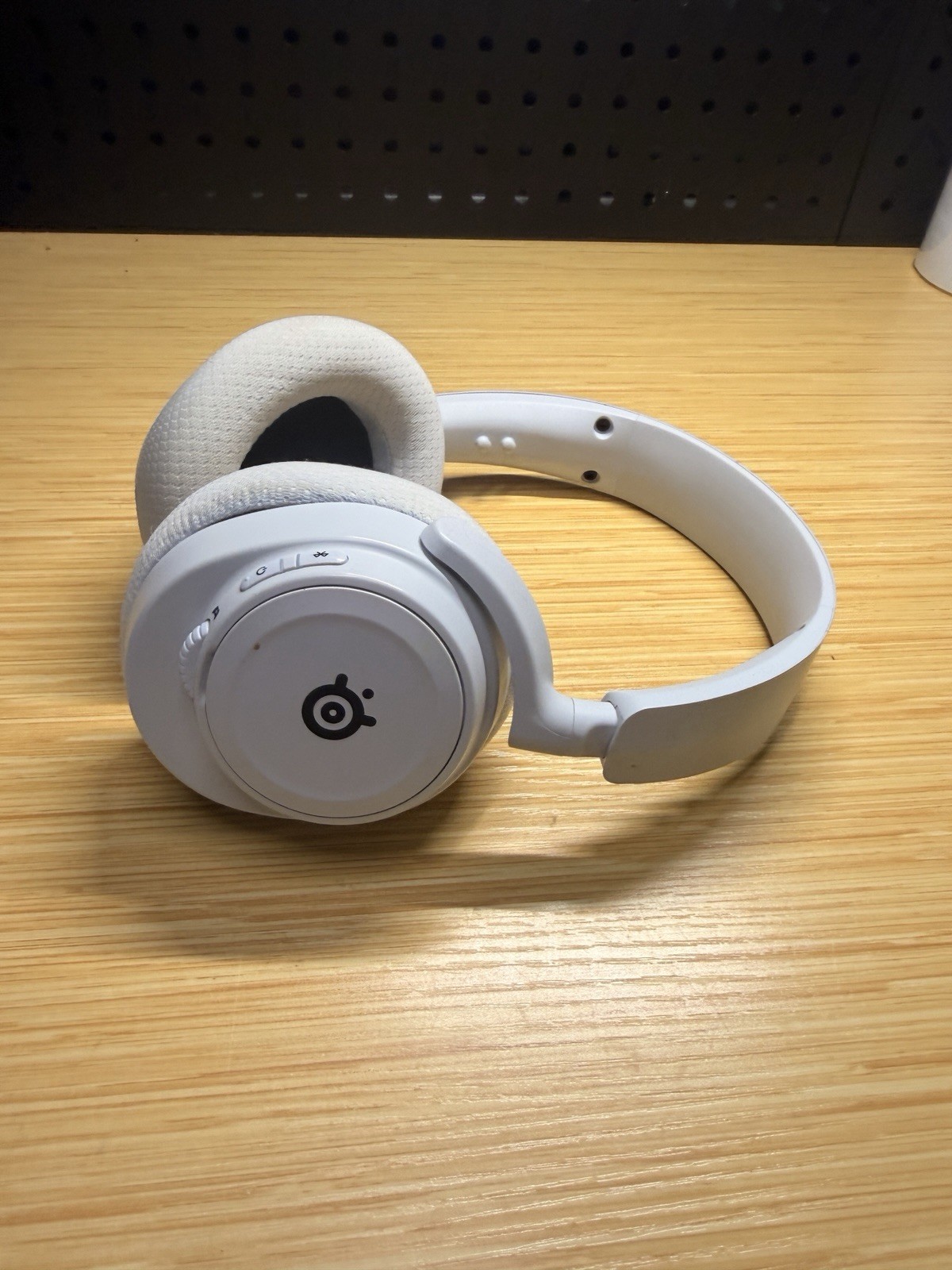 SteelSeries Arctis Nova 7P WIRELESS Headset White no cord