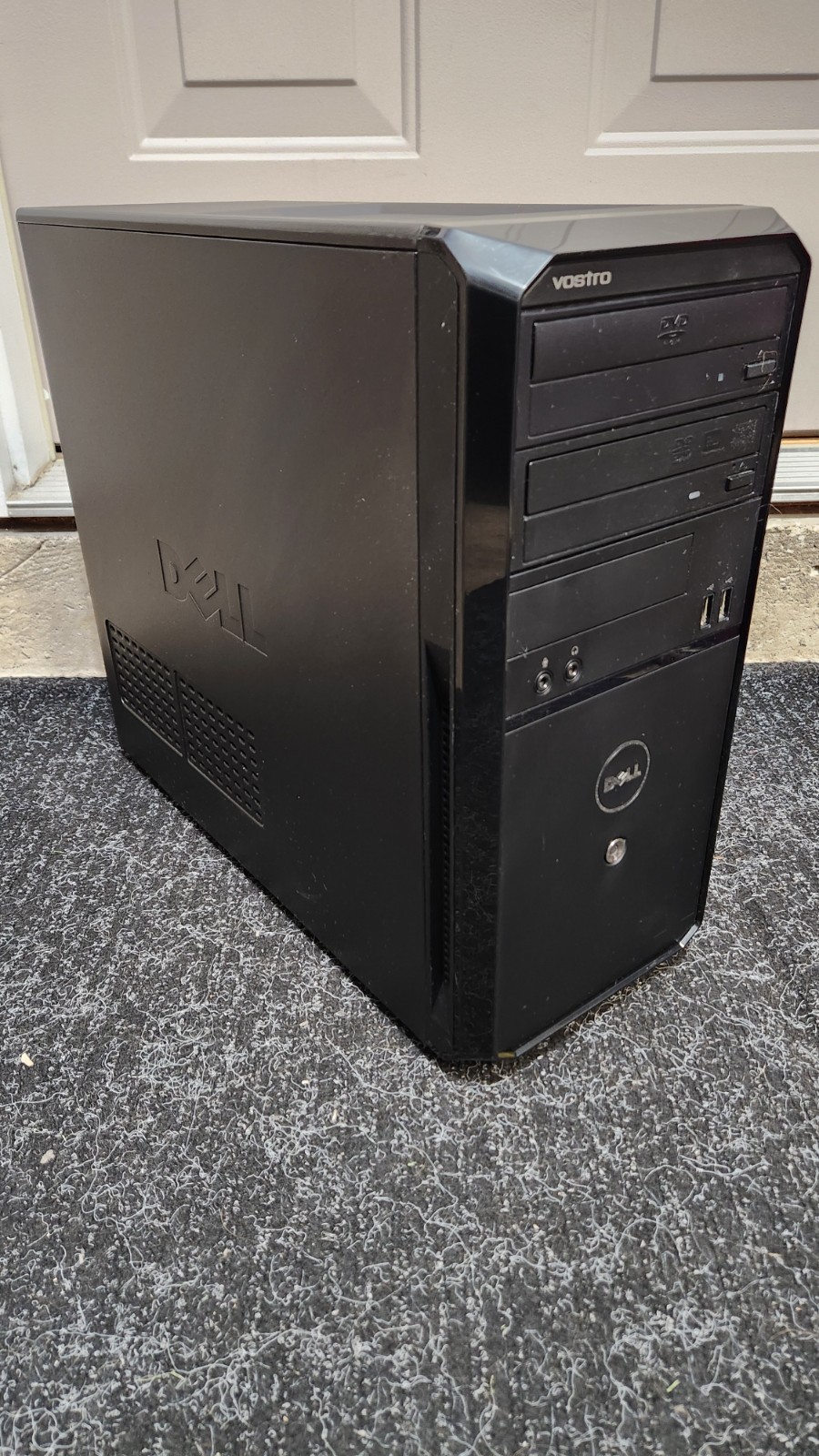 Dell Vostro 230 – Core 2 Duo E4700, HD Radeon 4650, 4GB RAM, XP RETRO GAMING