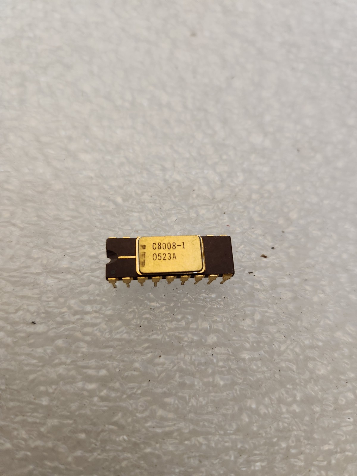 Vintage Rare Intel C8008-1 Microprocessor CPU MCS-8 Purple Ceramic Gold 1970s