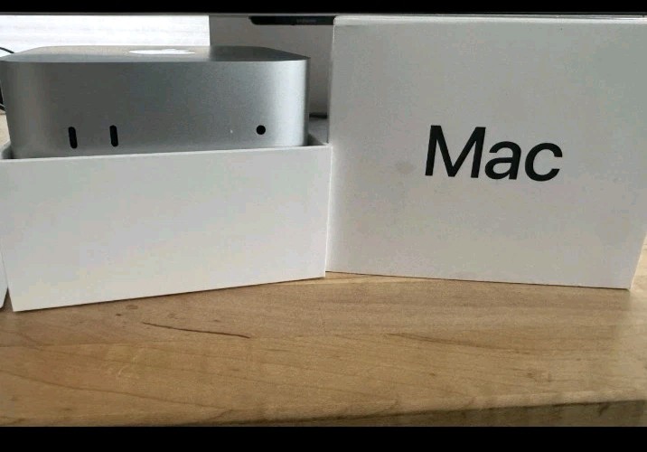 Mac Mini M4 16Gb 256GB - Open box, but never used.