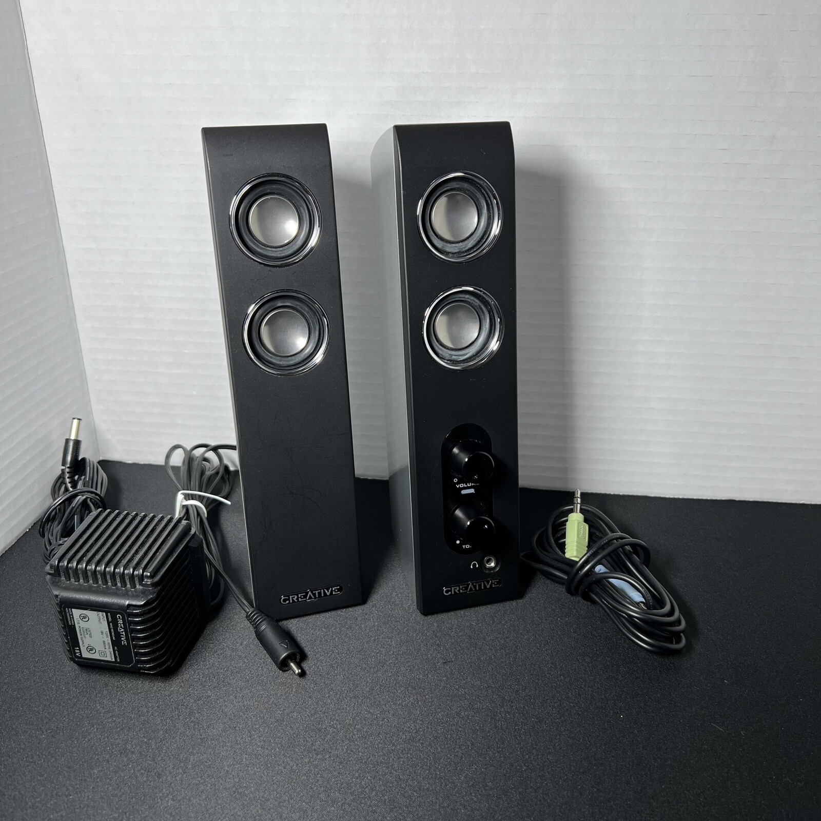 Creative Speakers I-Trigue 2200 with  Power Adapter.  Compact Computer Speakers