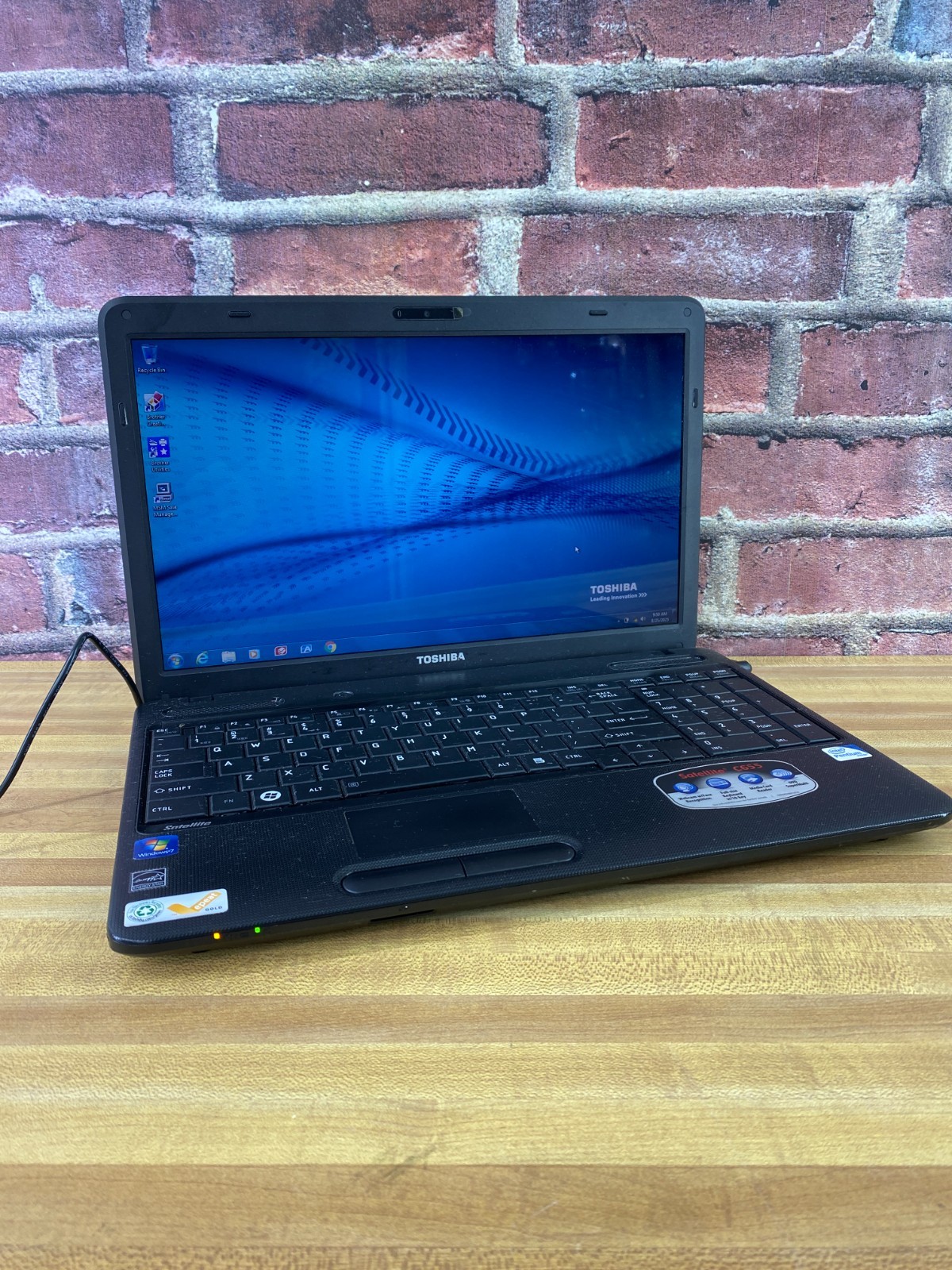 Toshiba Satellite C655 Retro Gaming Laptop Pentium 2.20GHz 4GB RAM (Windows 7)