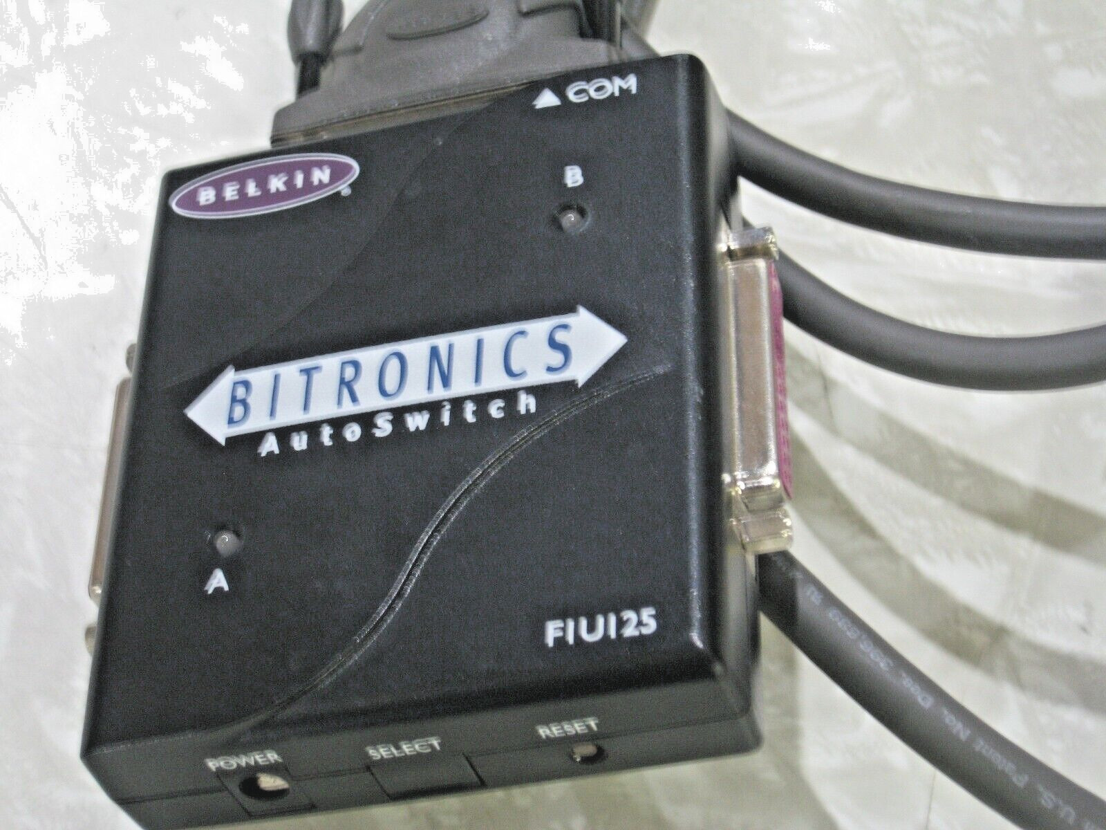 Belkin Bitronics Auto Switch - Model FIUI25 2-Port Parallel Auto Switch 25 pin