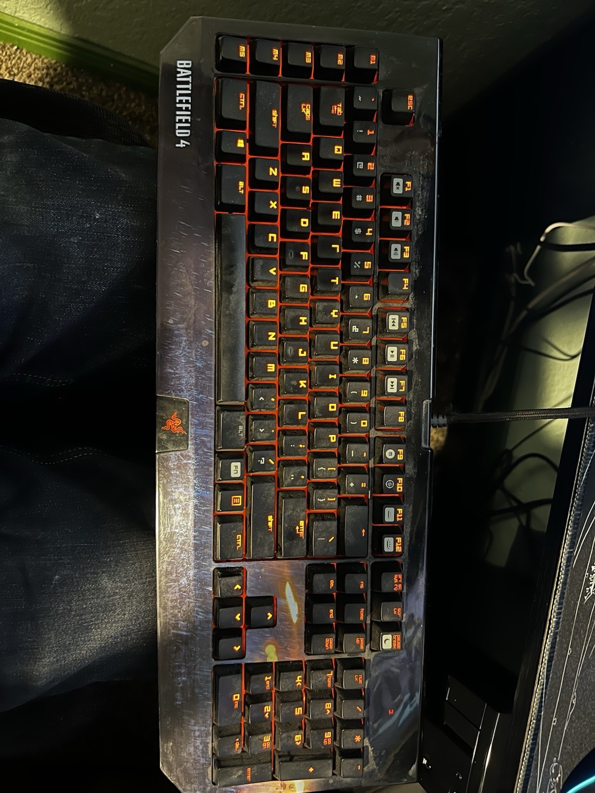 Battlefield 4 edition Razer Blackwidow keyboard