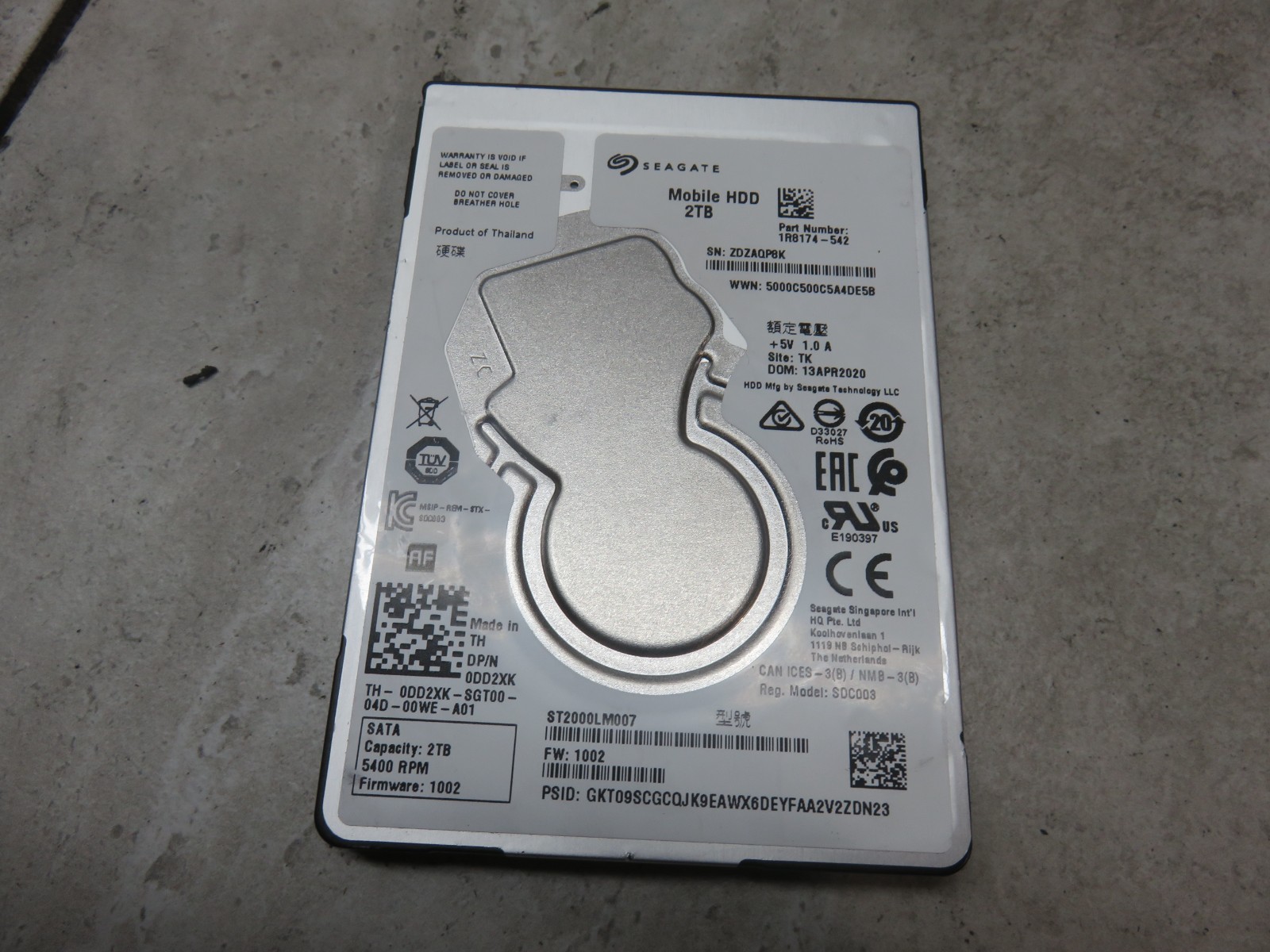 2 TB SATA Seagate Mobile HDD ST2000LM007 5400rpm 128MB 2.5" FW: 1002