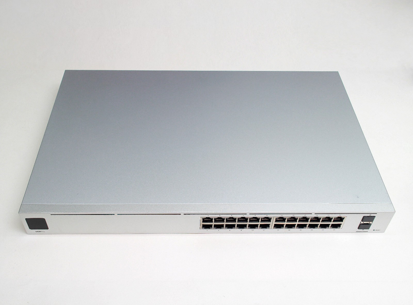Ubiquiti Networks UniFi Switch Pro 24 Port USW-PRO-24 Fully Managed