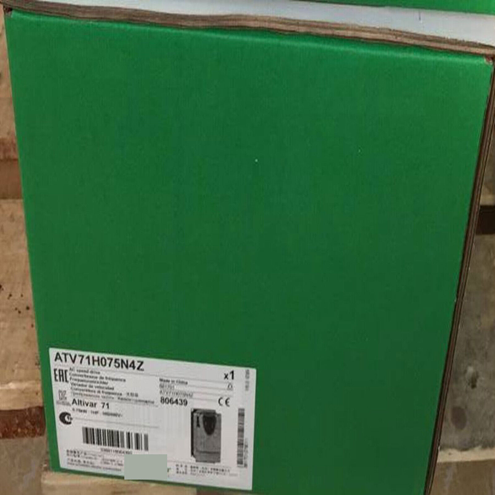 1PC Schneider Genuine ATV71H075N4Z Inverter ATV71H075N4Z  Expedited Shipping