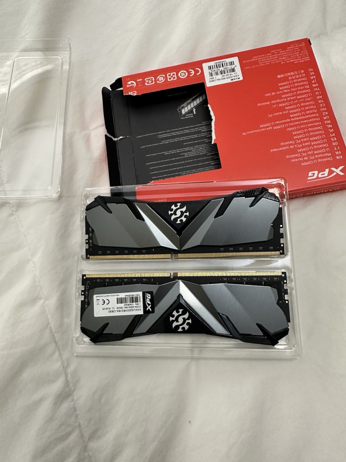 XPG GAMMIX D50 32 gb (2X 16) DDR4-3200 PC4-25600 DIMM New Open Box