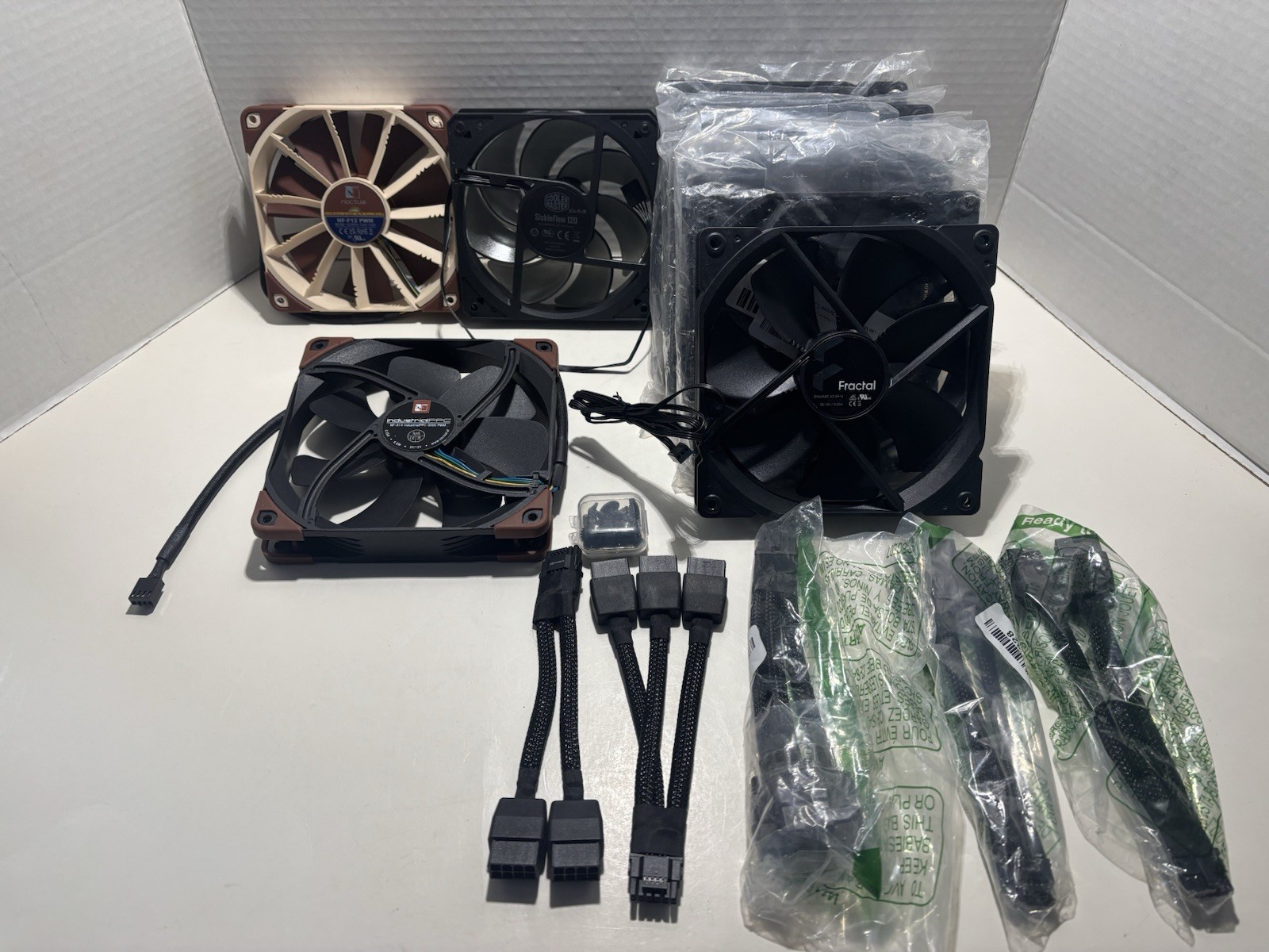 Lot of Noctua NF-A14 NF-F12 Fractal Dynamic X2 GP-14 Nvdia Pin 12HPWR 3x8 Sickle
