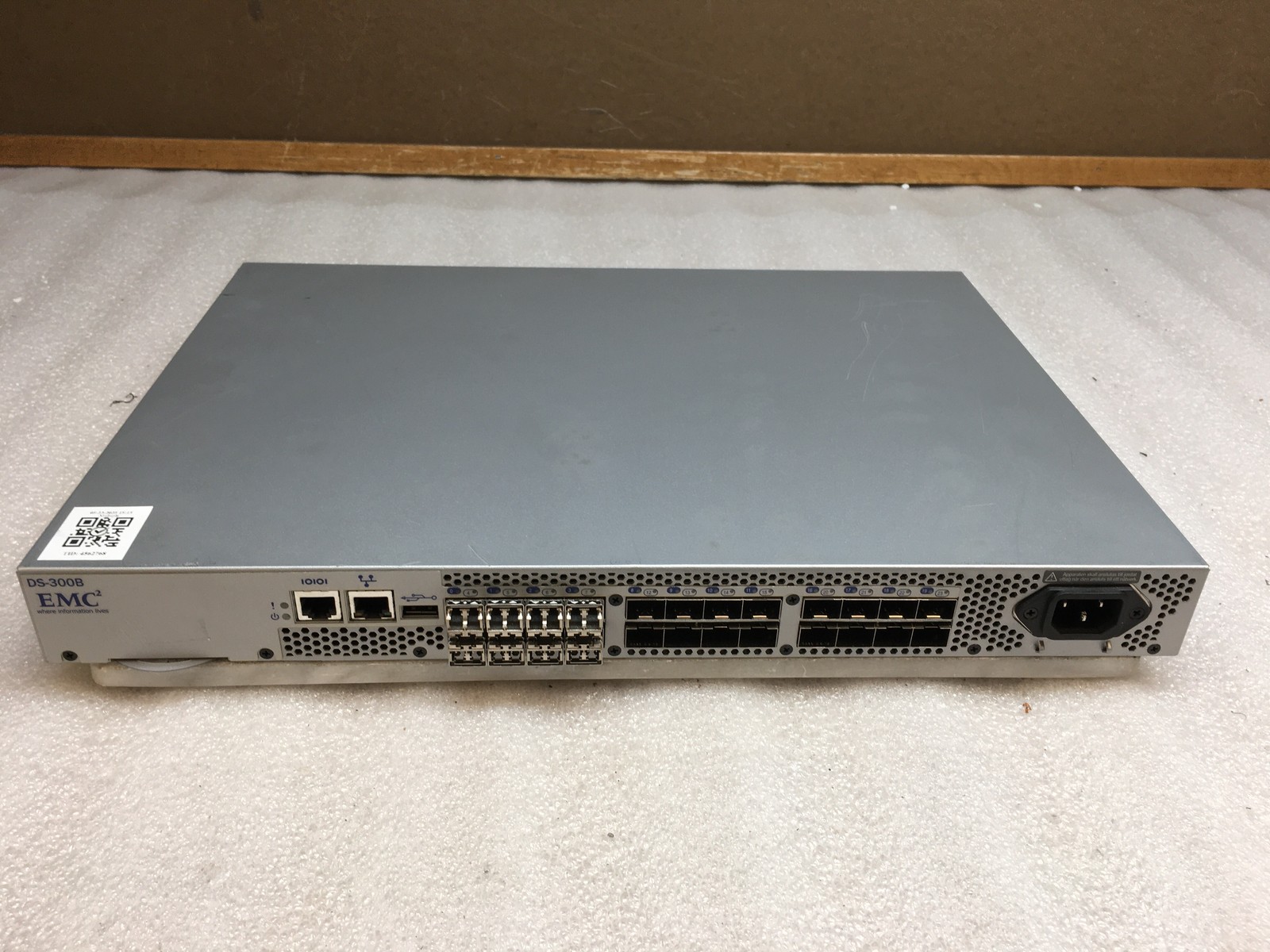 EMC Brocade DS-300B 24-Port Fiber Channel Switch 100-652-065