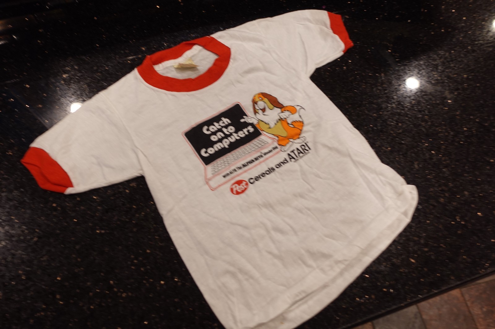Vintage Atari 400 Computer Electronic Tabletop Video GAME  PROMO SHIRT  A8  RARE